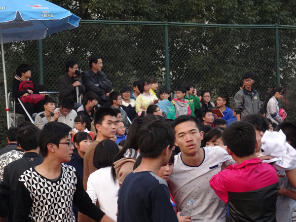 运动会报道之四：长跑运动员的赞歌(图3)