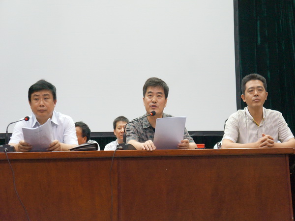 肥西中学隆重举行2014届高三毕业典礼(图2)