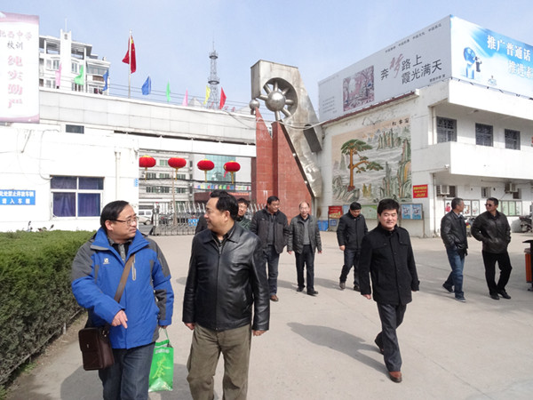 肥西中学八零届部分校友荣归母校(图1)