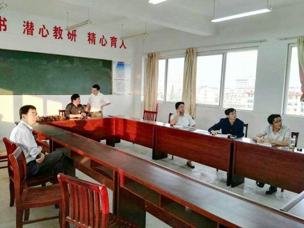 肥西中学举行2015级高一研究性学习成果展示(图2)