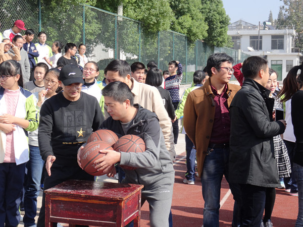 运动会花絮二：这不是比赛！(图2)