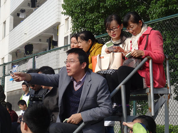 运动会花絮一：瞧瞧这些人是谁？(图2)
