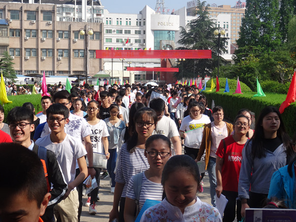 高考肥西中学考点快讯三：开考正常有序(图1)