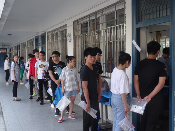 高考肥西中学考点快讯三：开考正常有序(图2)