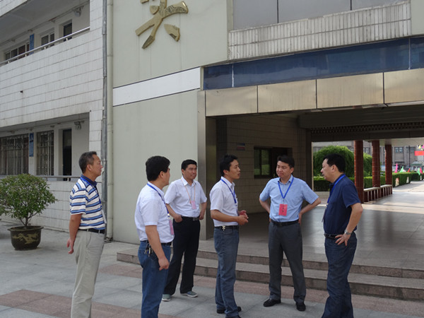高考肥西中学考点快讯五：市县领导巡查(图2)