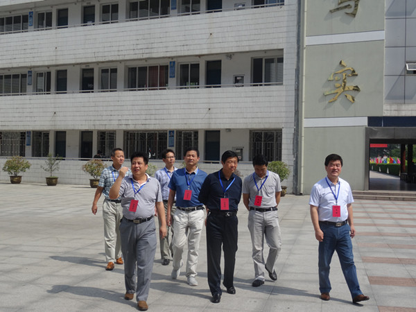 高考肥西中学考点快讯五：市县领导巡查(图3)