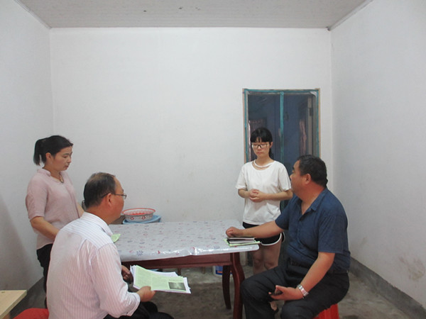 关爱如雨润有声——肥西中学领导走访部分困难学生家庭(图4)