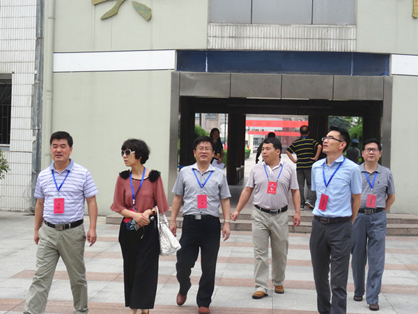 中考肥西中学考点系列报道三：省市县领导巡查中考肥西中学考点(图1)