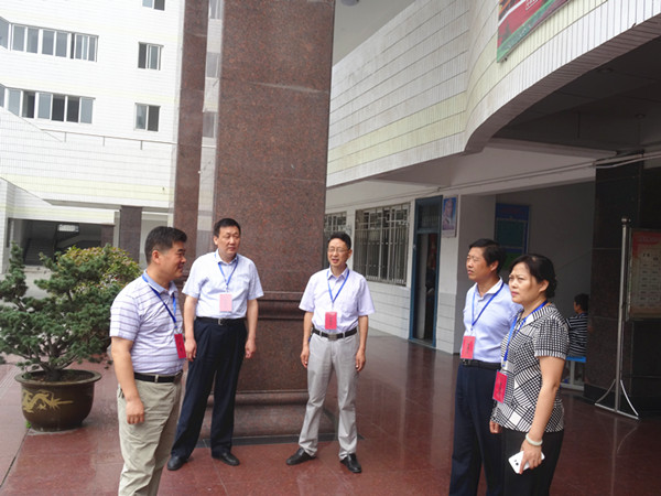 中考肥西中学考点系列报道三：省市县领导巡查中考肥西中学考点(图2)