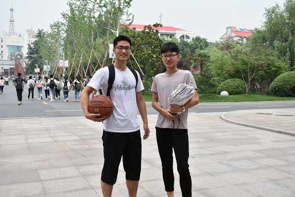 肥西中学高三学生感恩师友文明离校(图6)