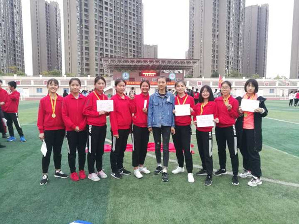 肥西中学蝉联县运动会团体总分第一名(图1)
