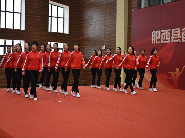 舞动活力，绽放美丽——肥西中学参加肥西县首届教育系统女职工健身操（舞）比赛(图2)