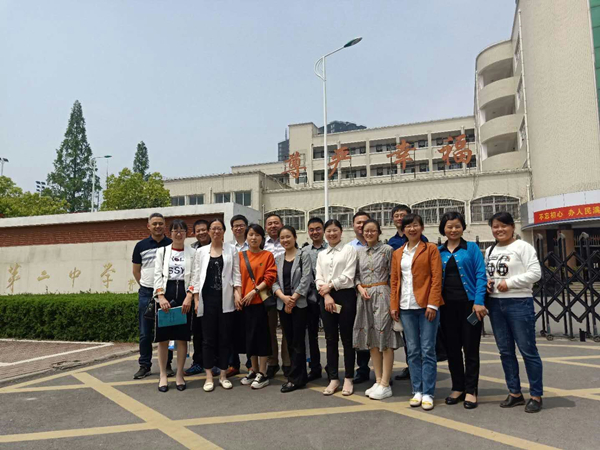 肥西中学赴六安二中参加省教科研联盟“同课异构”活动(图1)