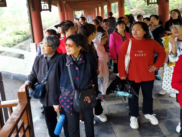 烟雨冶父山 洗涤尘世心——肥西中学女职工赴冶父山学习考察(图2)