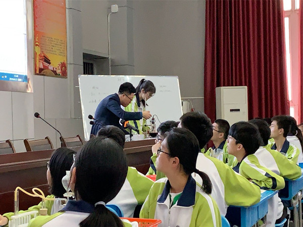合肥市周祖保名师工作室与肥西中学联合开展化学课堂教学观摩研讨暨专家报告会活动(图3)