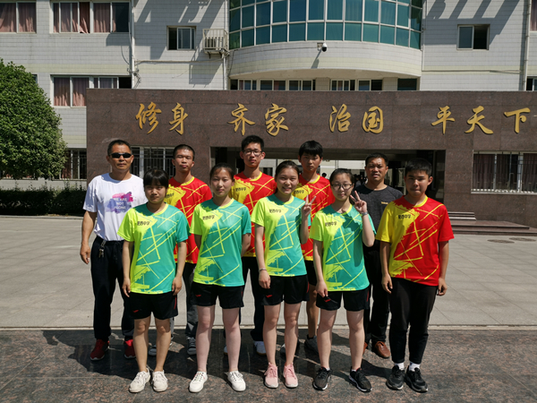 喜讯：肥西中学代表队在肥西县第六届中学生乒乓球比赛中斩获佳绩(图2)