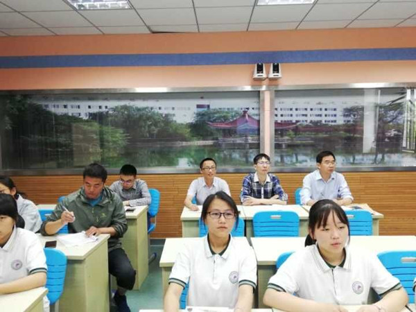 马蔚霖名班主任工作室举行探寻孔子国学研学游汇报会(图1)