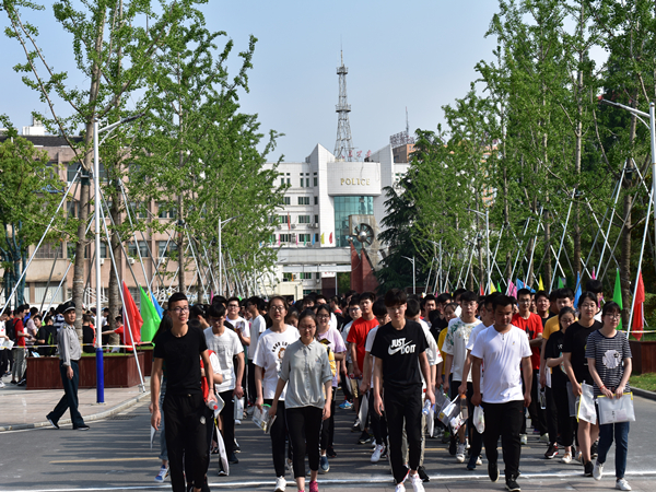 盛夏扬帆——2019年高考开考(图4)