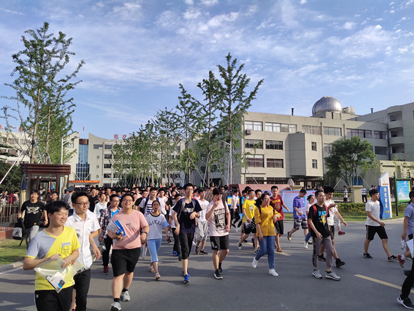 青春向阳，一路前行——2019年高考肥西中学考点完美收官(图1)