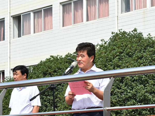 与人生签约 为国旗添彩——肥西中学举行升旗仪式暨秋季开学典礼(图5)