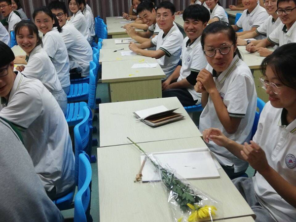 岁岁重阳，今又重阳——马蔚霖名班主任工作室举行重阳节主题班会研讨(图3)