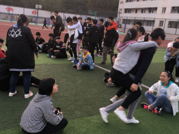 快乐成长，扬帆起航——肥西中学开展高一团体心理辅导活动(图2)