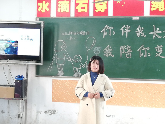 马蔚霖名班主任工作室送培送教到宏图中学(图2)