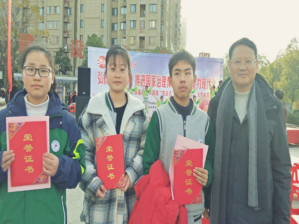 (图4)