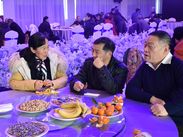 肥西中学举行离退休教职工迎春茶话会(图4)