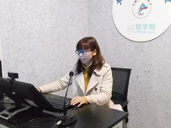 肥西中学空中课堂的铿锵玫瑰(图1)