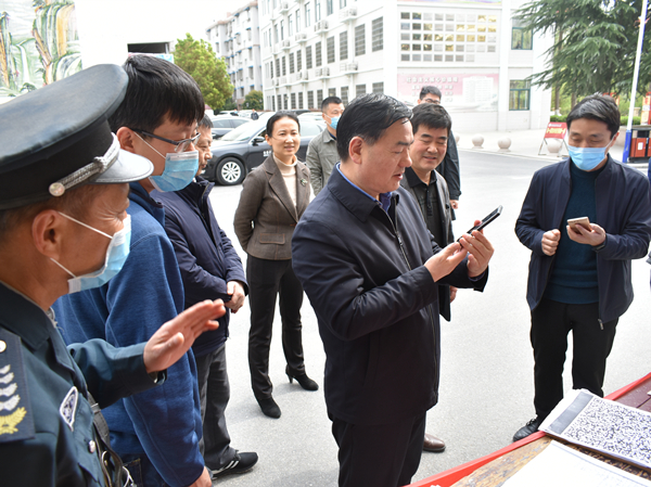 安徽省教育厅厅长李和平到肥西中学调研(图1)