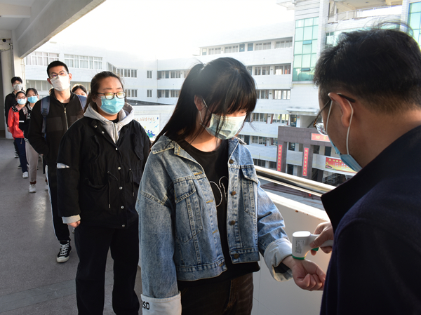校园春光美 喜迎学子归——肥西中学高三年级复课(图3)