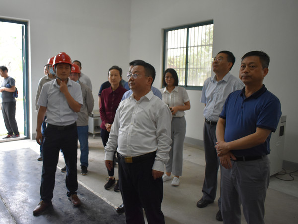 李煜县长到肥西中学检查考点空调安装情况(图2)