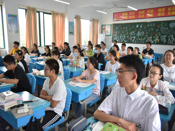 悄悄是别离的笙箫——肥西中学高三学子文明离校(图3)