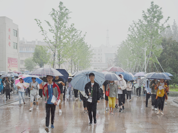 雨中飞翔——2020年中考圆满结束(图2)