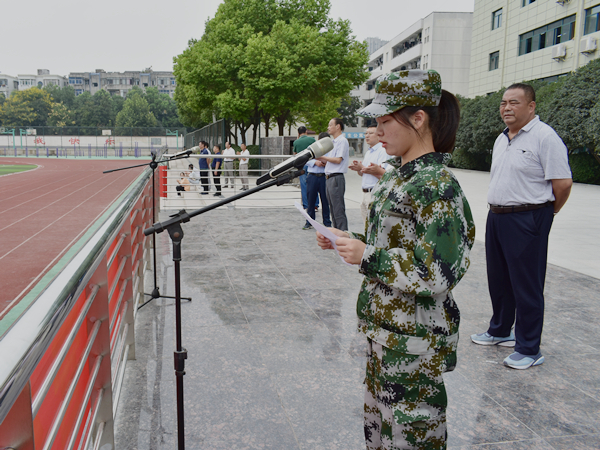 沙场秋点兵，豪气干云霄——肥西中学2020级高一新生军训顺利结营(图9)