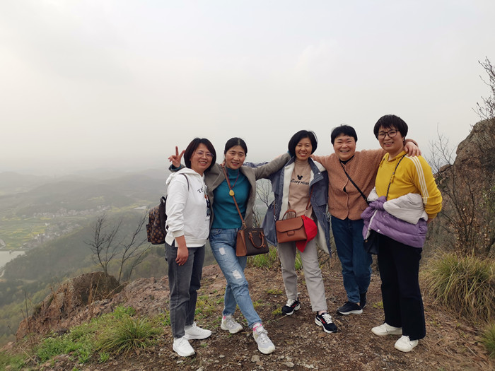 柳陌花径入婵娟 青山绿水寻芳菲——肥西中学女职工赴庐江县学习考察(图3)
