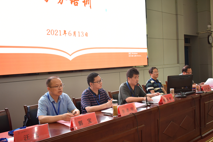 肥西中学考点召开2021年中考考务培训会(图3)
