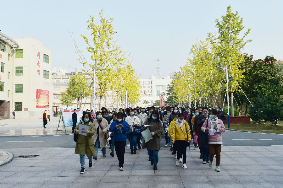 秩序井然，顺利落幕——2021年全国成人高考肥西中学考点考务工作顺利落下帷幕(图1)