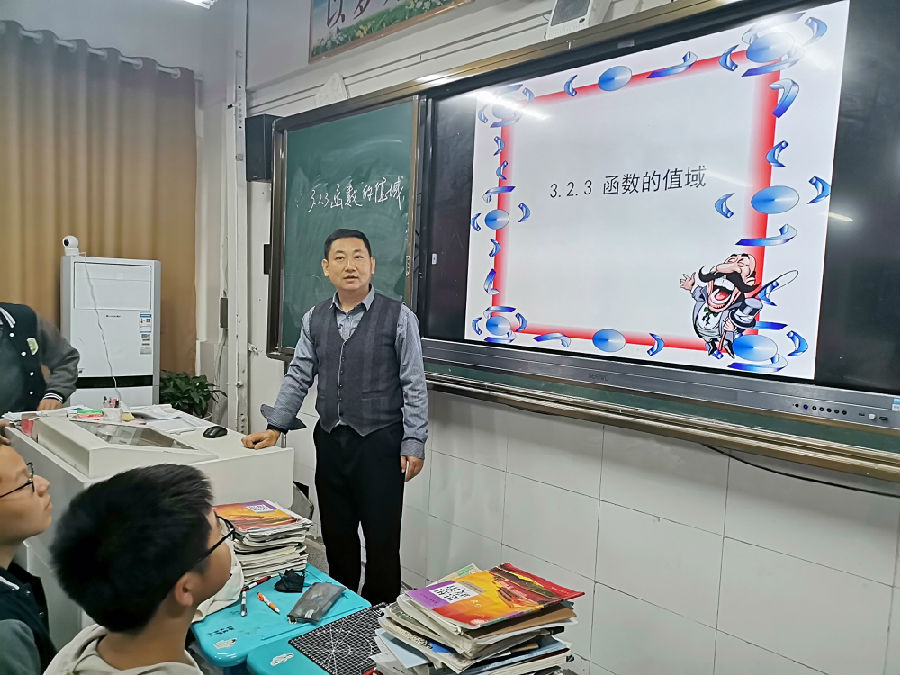 【品质教研】数学课堂展风采，“三新”思维助教研(图2)