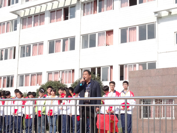 肥西中学进行全国县级文明城市创建动员(图1)