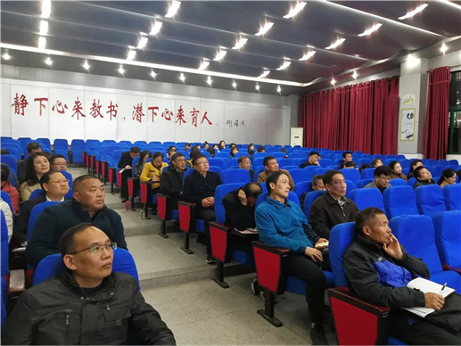 【主题班会】与学习压力同行 (图1)