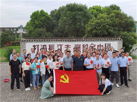 红色基地忆党史，不忘初心跟党走(图1)