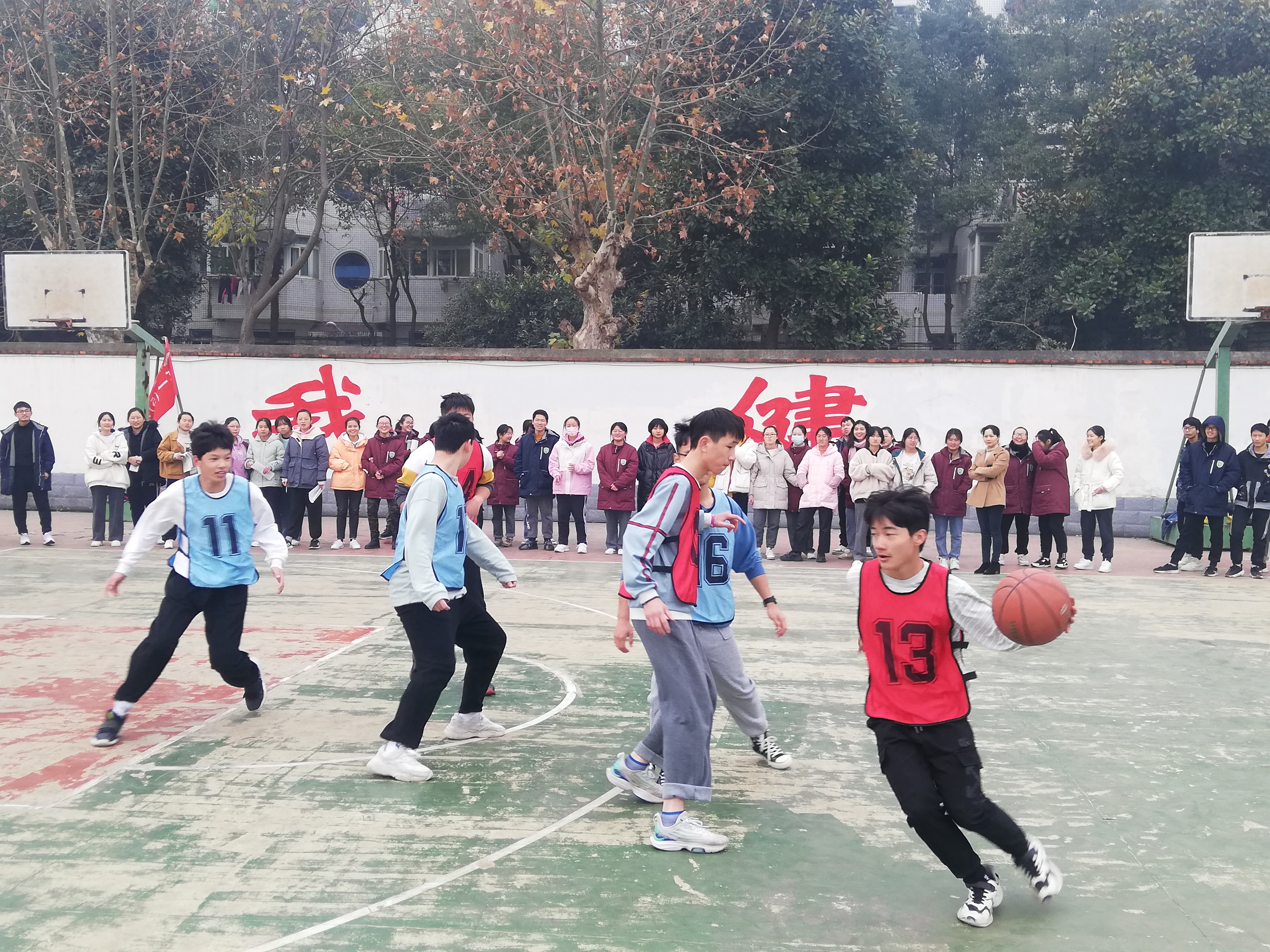 小小球赛，玩转组团(图1)