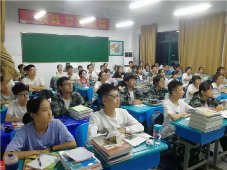 理想照亮未来 拼搏铸就精彩(图4)