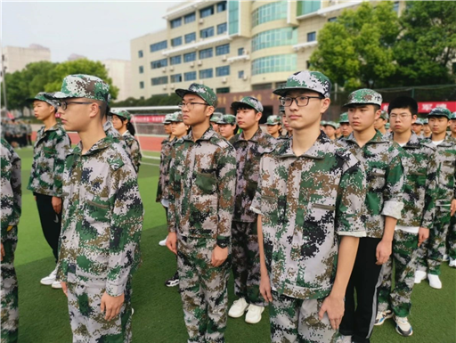 戎装着身 意气风发(图7)
