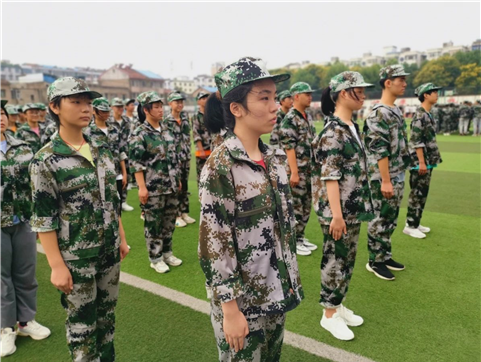 戎装着身 意气风发(图4)