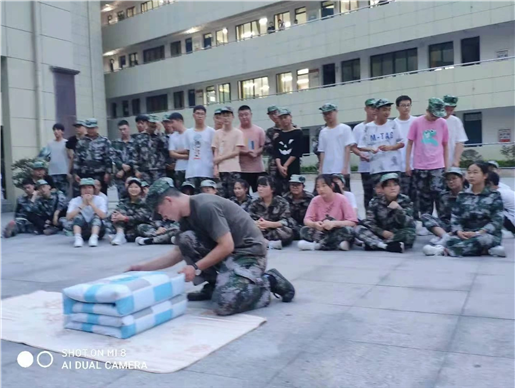 戎装着身 意气风发(图11)