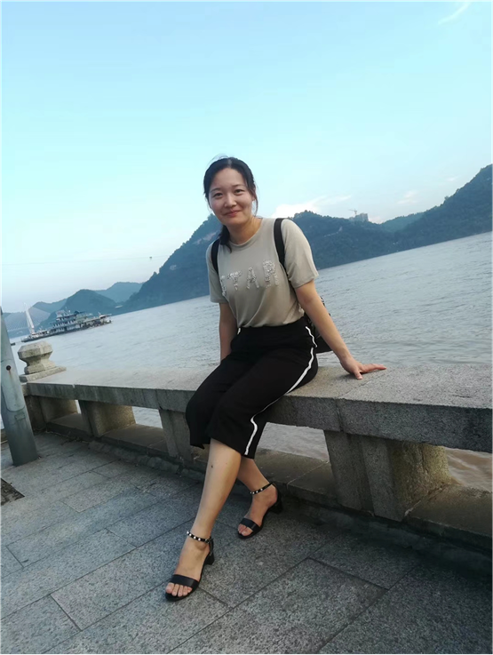 陈青青(图1)