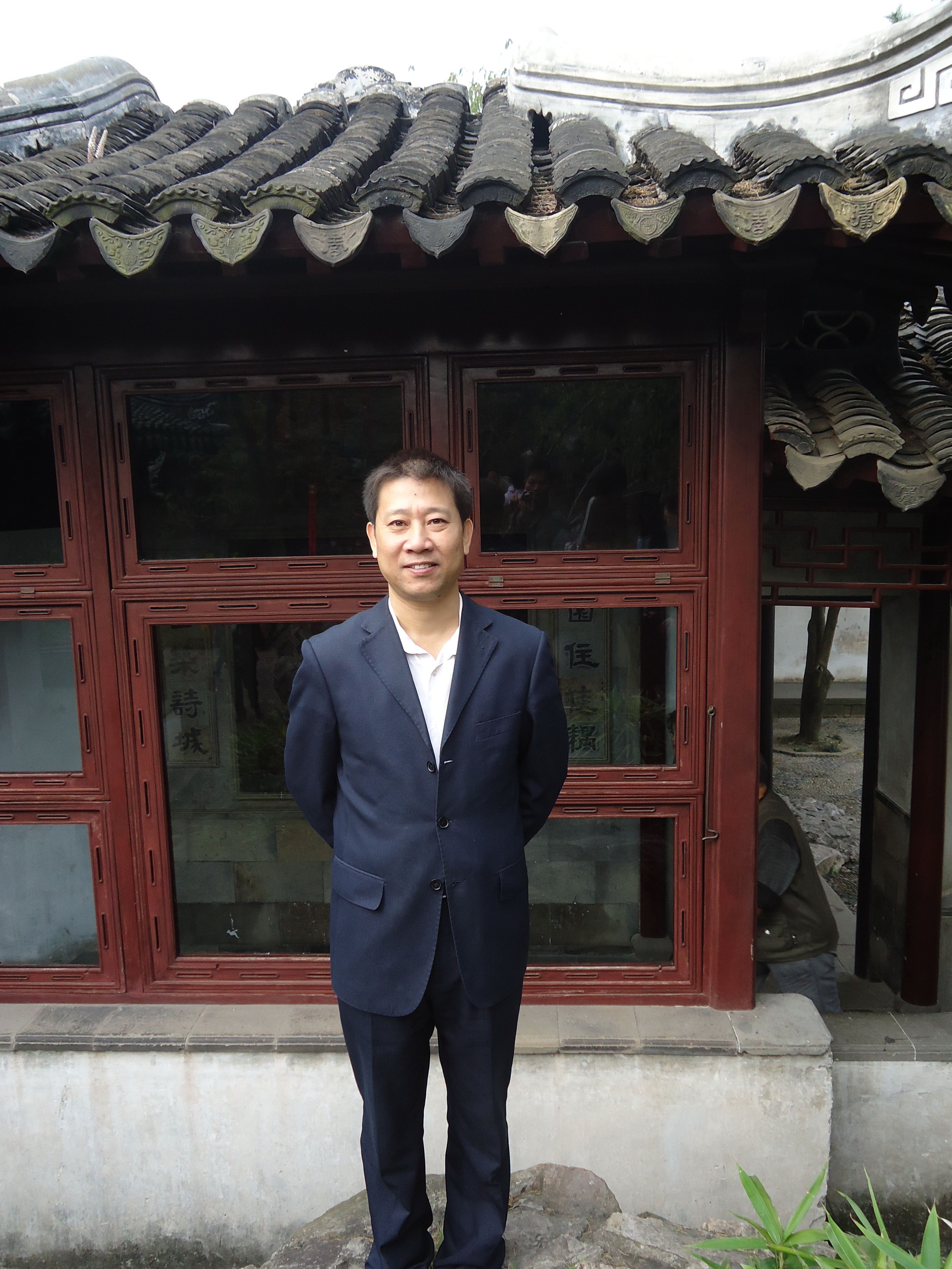罗以宏(图1)